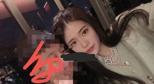 吃瓜看啥片本人露脸视频,揭秘网络红人露脸背后的故事