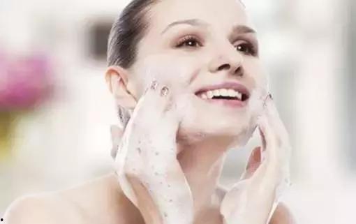 吃瓜洗脸完整视频,一场视觉盛宴与护肤心得分享