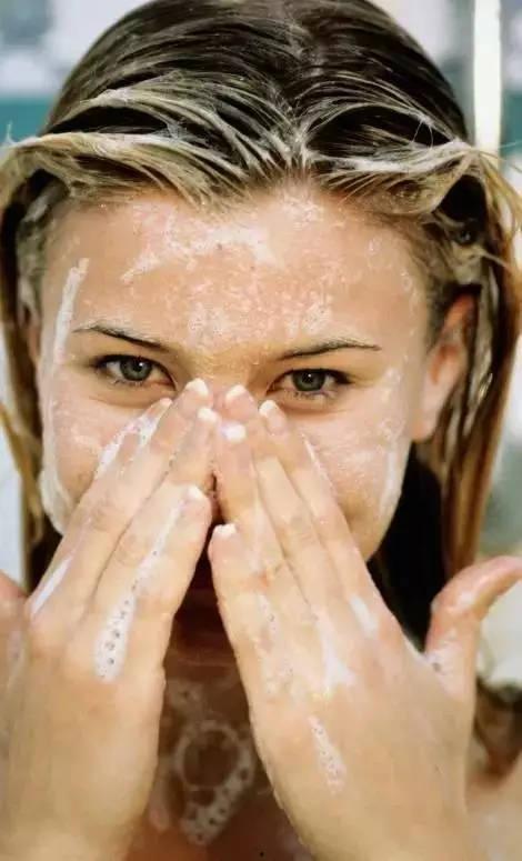 吃瓜洗脸完整视频,一场视觉盛宴与护肤心得分享