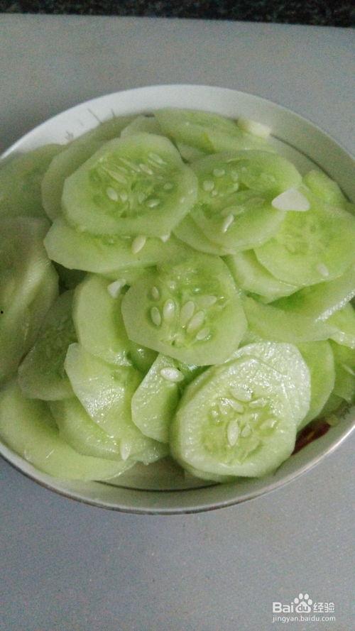 闽南腌制脆瓜怎么吃视频,传统美味，多样食法大揭秘