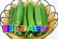 小宝宝吃脆瓜的视频,小宝贝品尝脆瓜美味瞬间