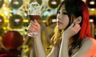 吃瓜喝酒少女视频大全下载,吃瓜喝酒少女视频大全，一键下载收藏！