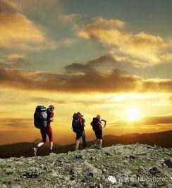 爬山吃瓜男女视频免费观看,免费观看爬山吃瓜男女甜蜜瞬间