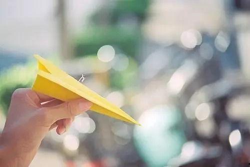 纸飞机吃瓜视频,揭秘短视频背后的趣味与创意